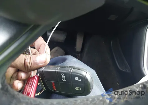 2015 Dodge Challenger Sxt z USA, uszkodzony, nr VIN 2C3CDZAG6FH888716